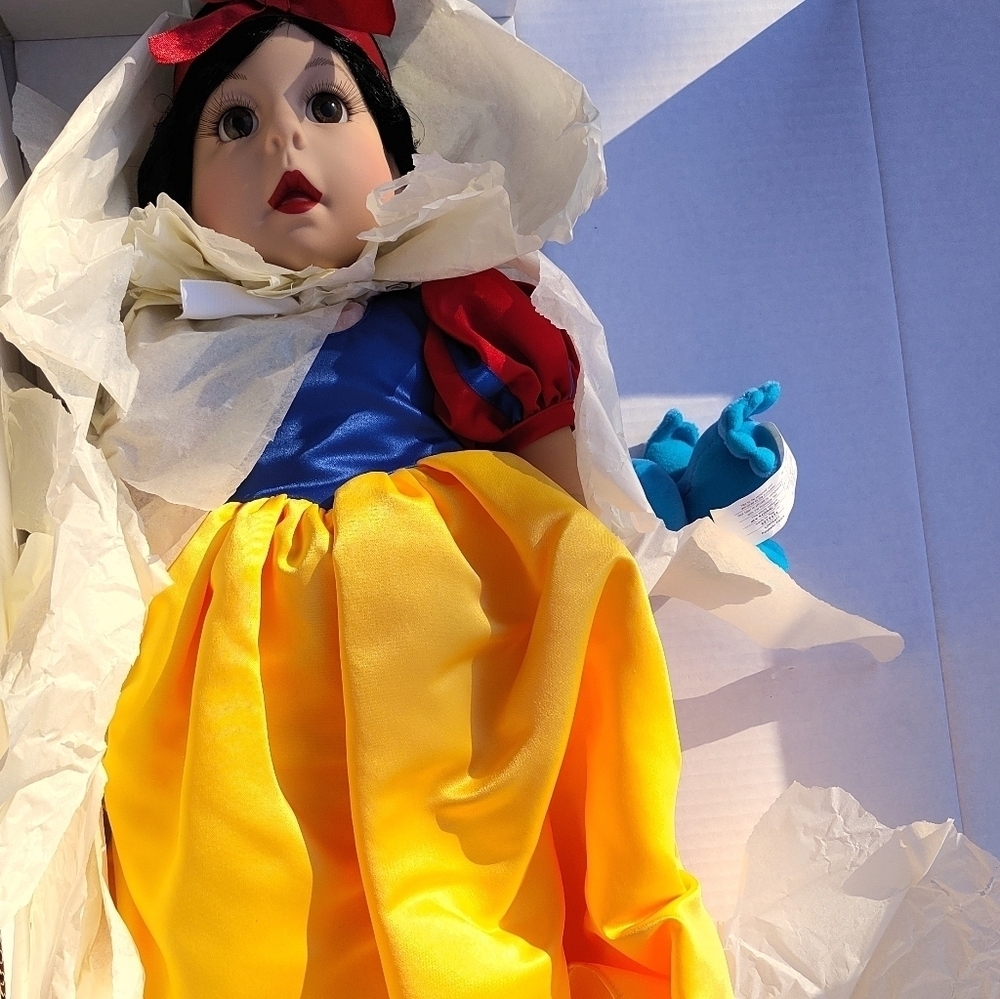 Lee Middleton for Walt Disney Snow White Collectors Doll